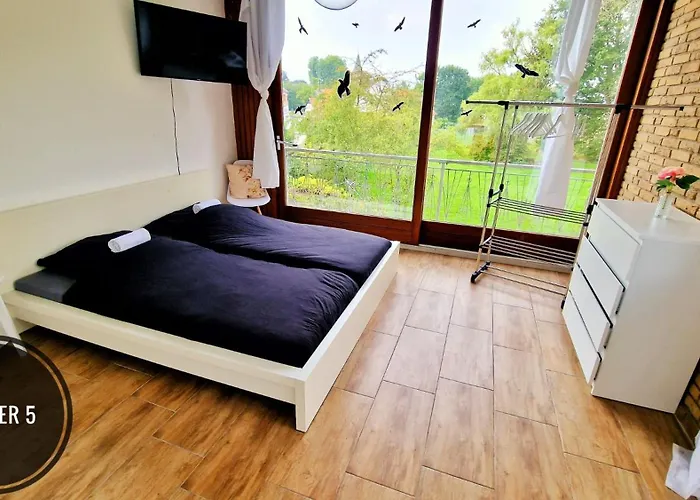 Appartement 4 Personen - Zimmer In Wohnung, Zentral, Ruhig, Modern