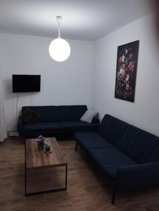 4 Personen - In Wohnung, Zentral, Ruhig, Modern Apartment *