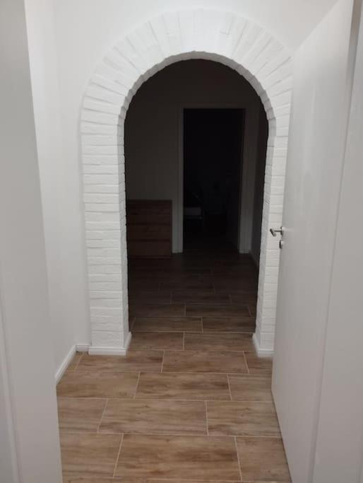 4 Personen - In Wohnung, Zentral, Ruhig, Modern *