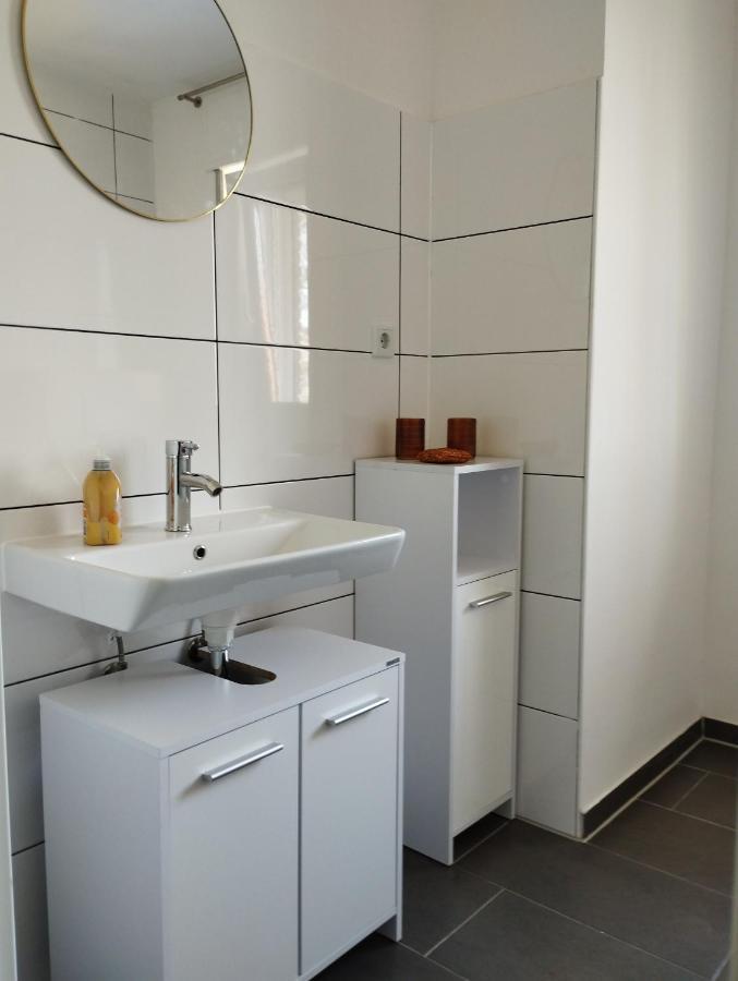 4 Personen - In Wohnung, Zentral, Ruhig, Modern